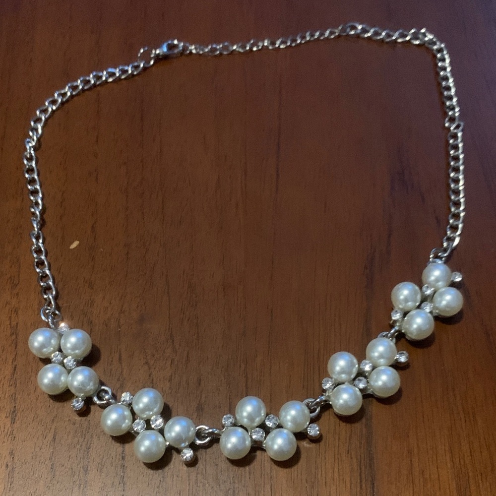 Elegant Silver Pearl Necklace